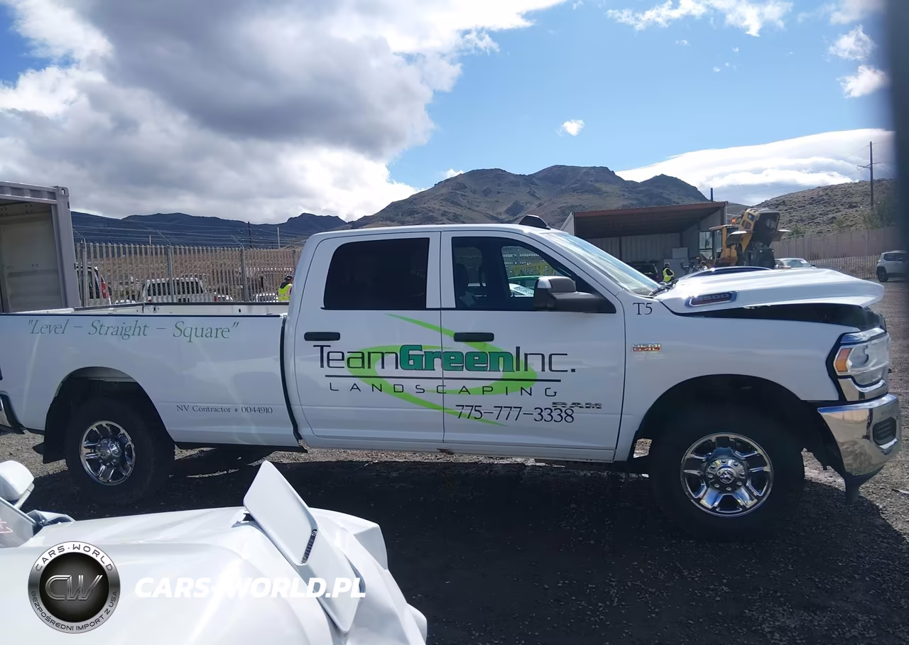 2021 Ram 3500 Tradesman 4X2 8' Box VIN:3C63R2GJ0MG672842 - 14