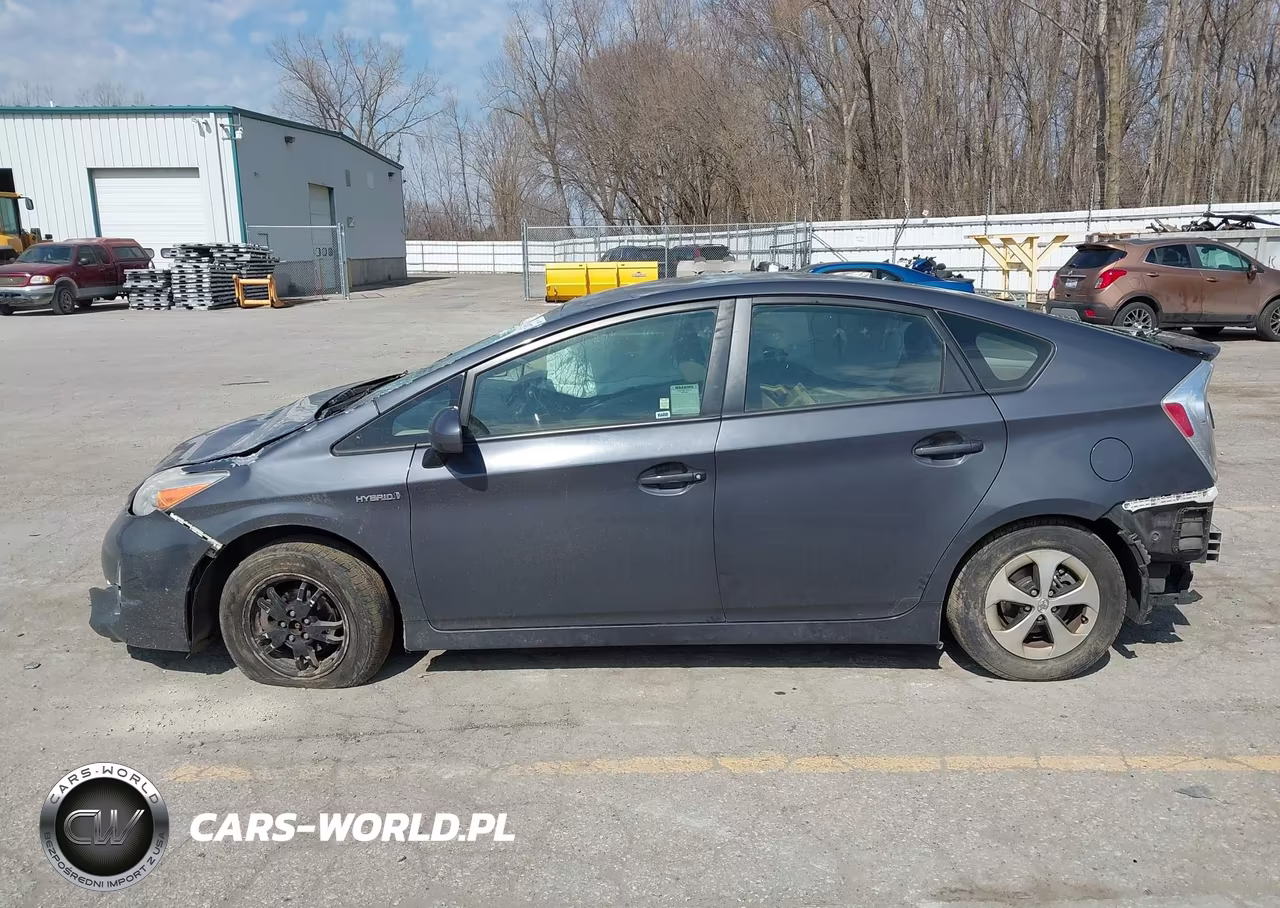 2015 Toyota Prius Two VIN:JTDKN3DUXF1982681 - 14