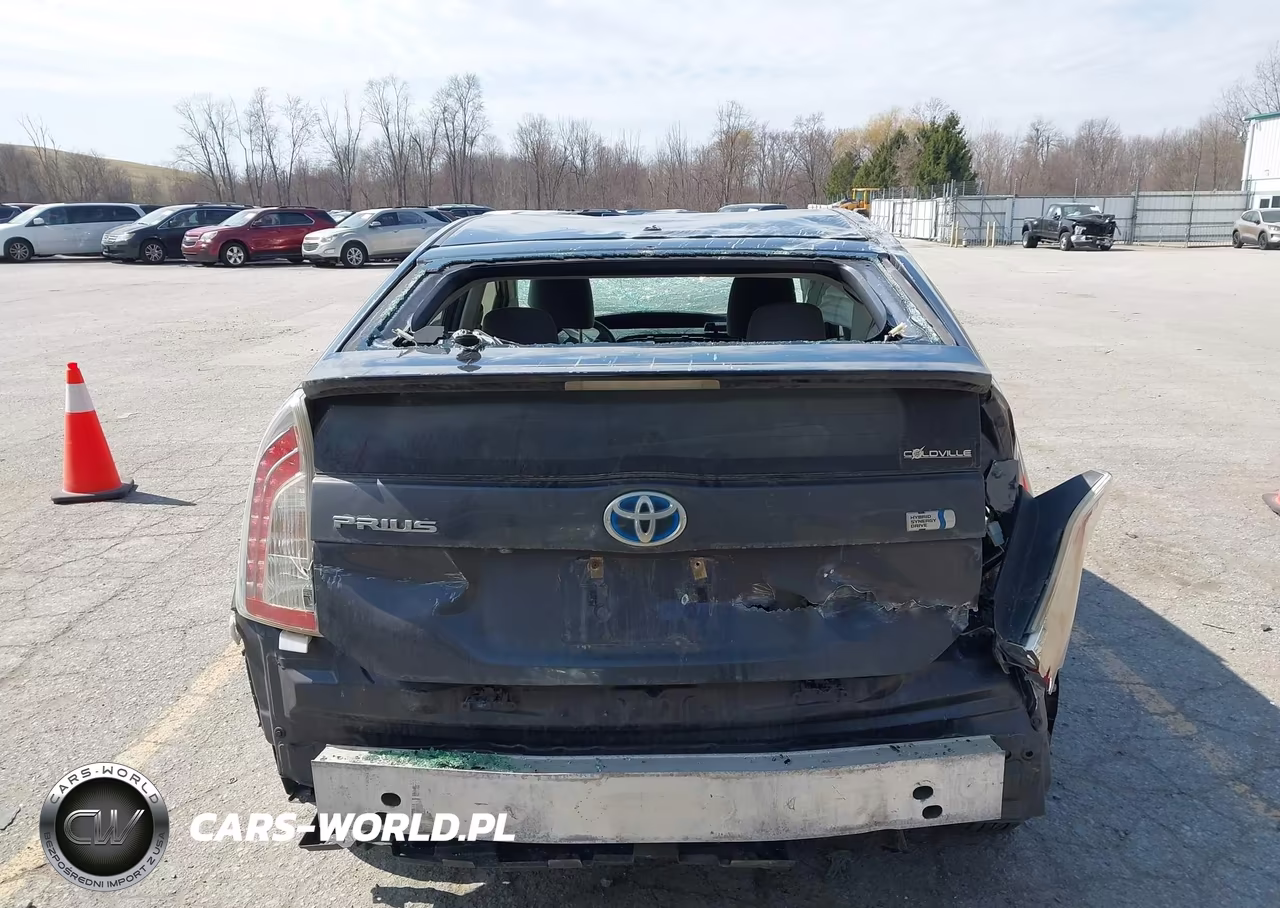 2015 Toyota Prius Two VIN:JTDKN3DUXF1982681 - 16
