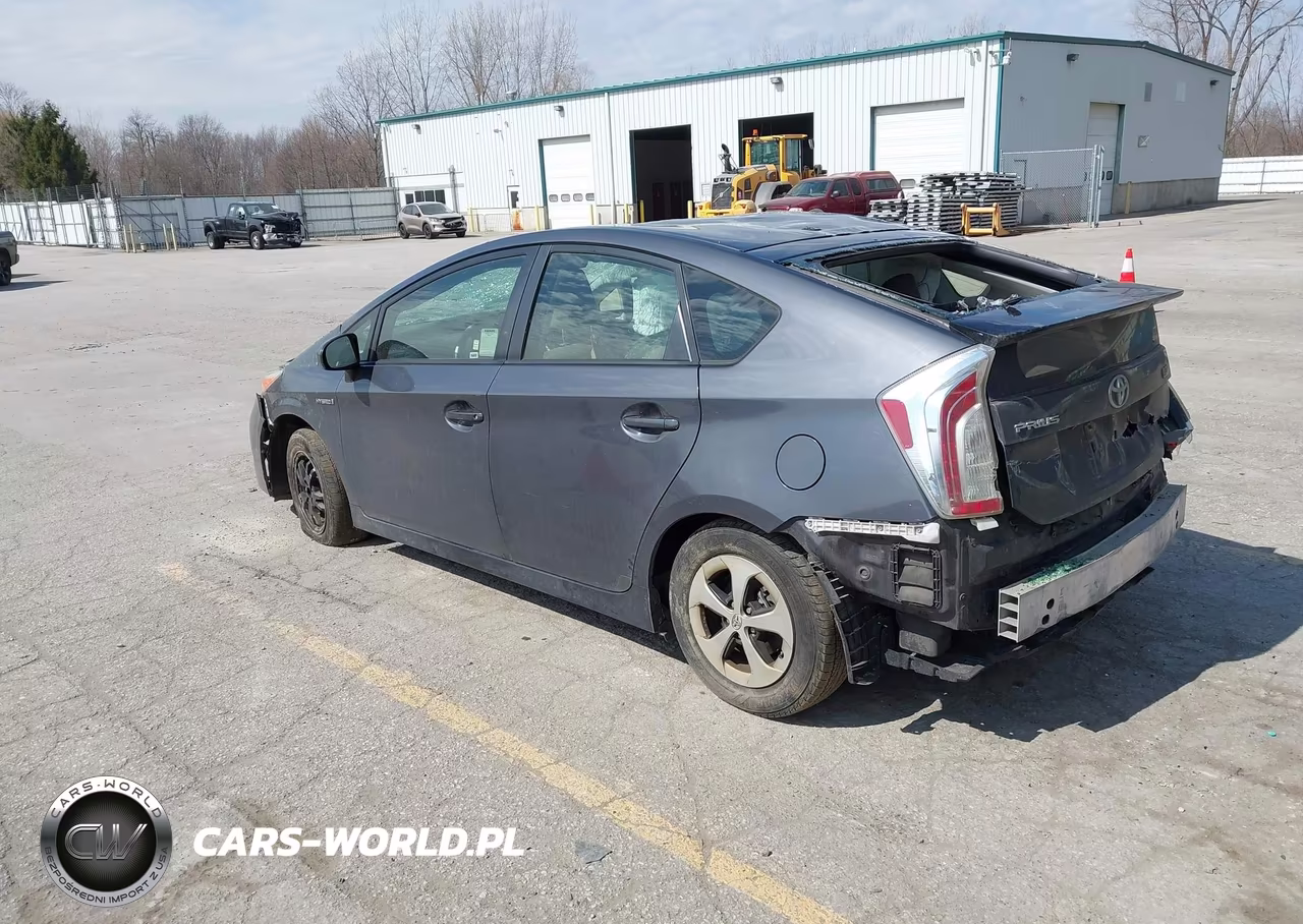 2015 Toyota Prius Two VIN:JTDKN3DUXF1982681 - 3
