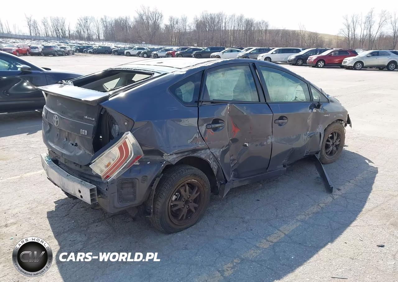 2015 Toyota Prius Two VIN:JTDKN3DUXF1982681 - 4