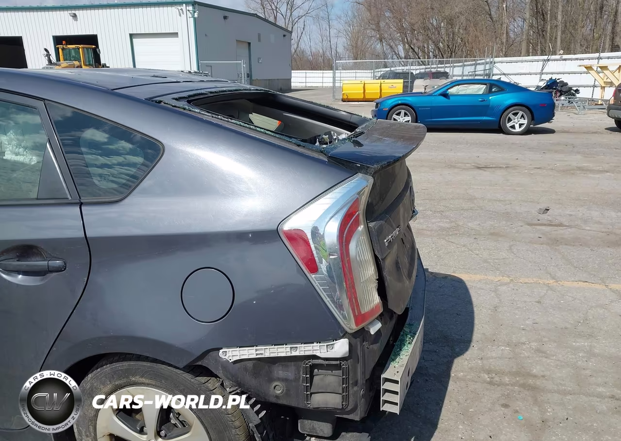 2015 Toyota Prius Two VIN:JTDKN3DUXF1982681 - 6