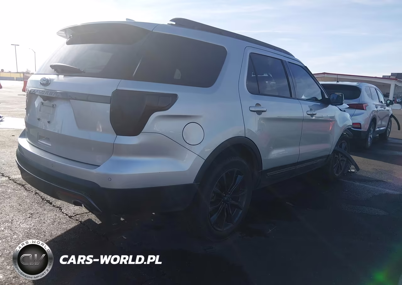 2017 Ford Explorer Xlt VIN:1FM5K7D89HGA27642 - 4