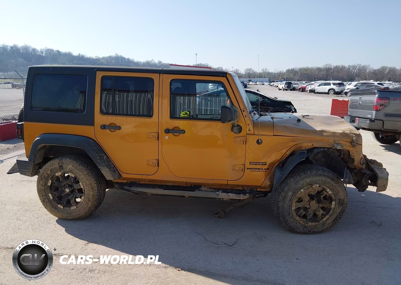 2014 Jeep Wrangler Unlimited Sport VIN:1C4BJWDG6EL318890 - 13