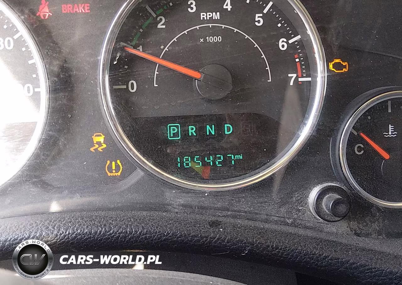 2014 Jeep Wrangler Unlimited Sport VIN:1C4BJWDG6EL318890 - 15