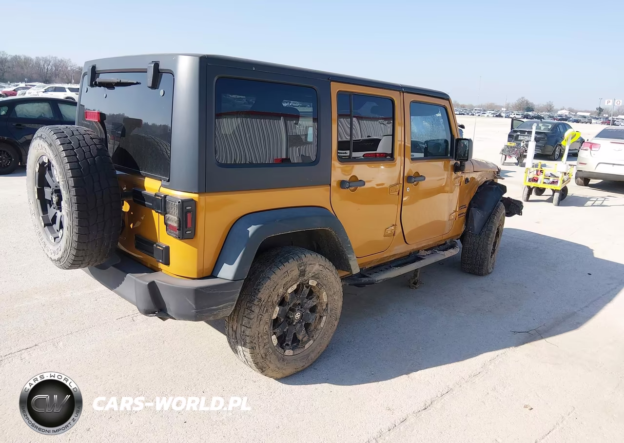2014 Jeep Wrangler Unlimited Sport VIN:1C4BJWDG6EL318890 - 4