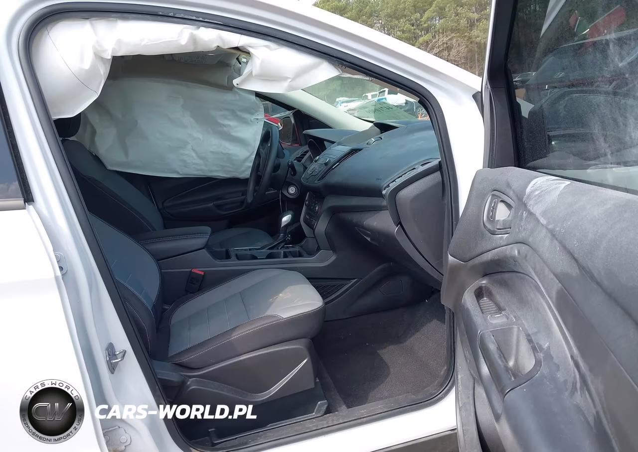 2019 Ford Escape S VIN:1FMCU0F72KUA12096 - 5