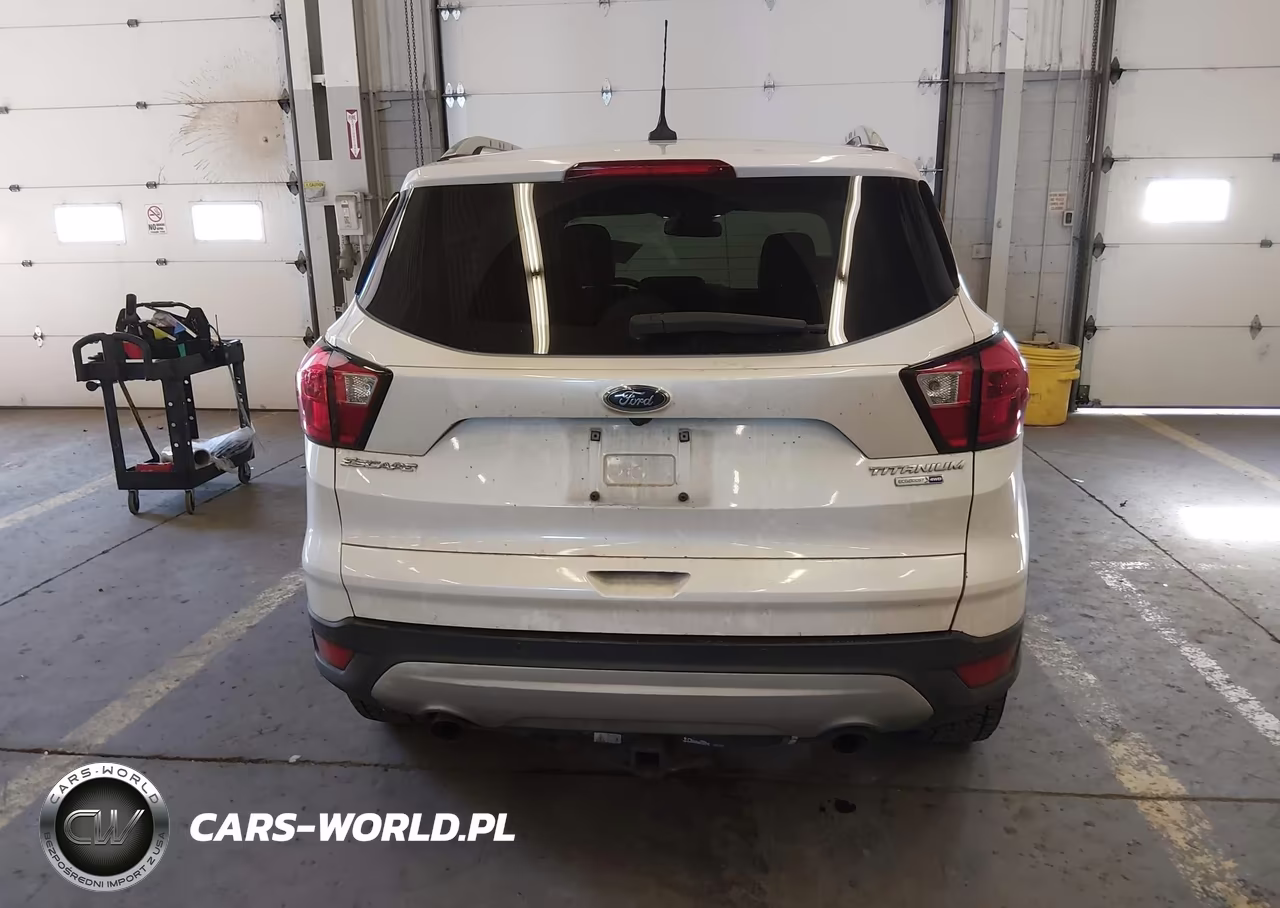 2019 Ford Escape Titanium VIN:1FMCU9J9XKUC29716 - 17