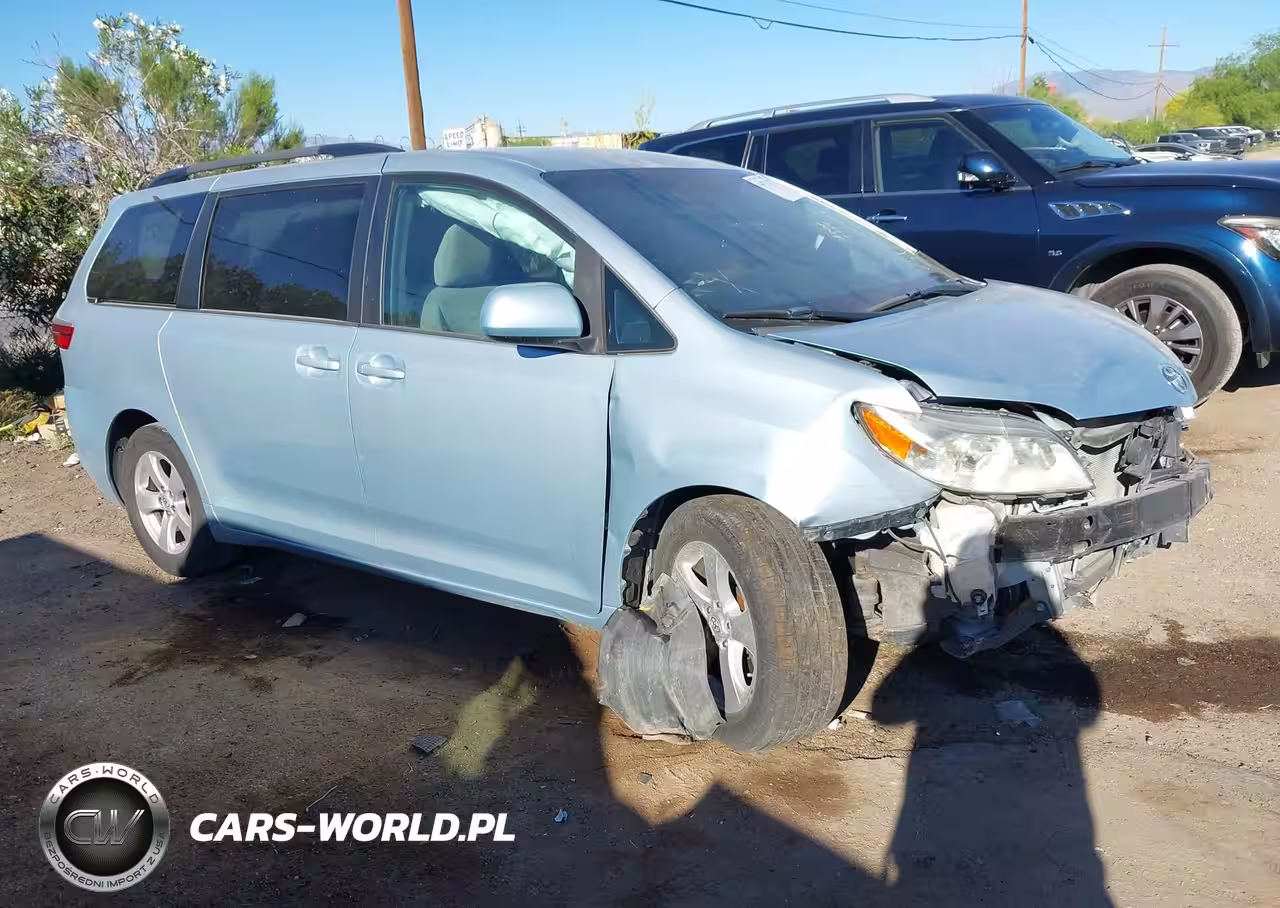 2015 Toyota Sienna Le 8 Passenger