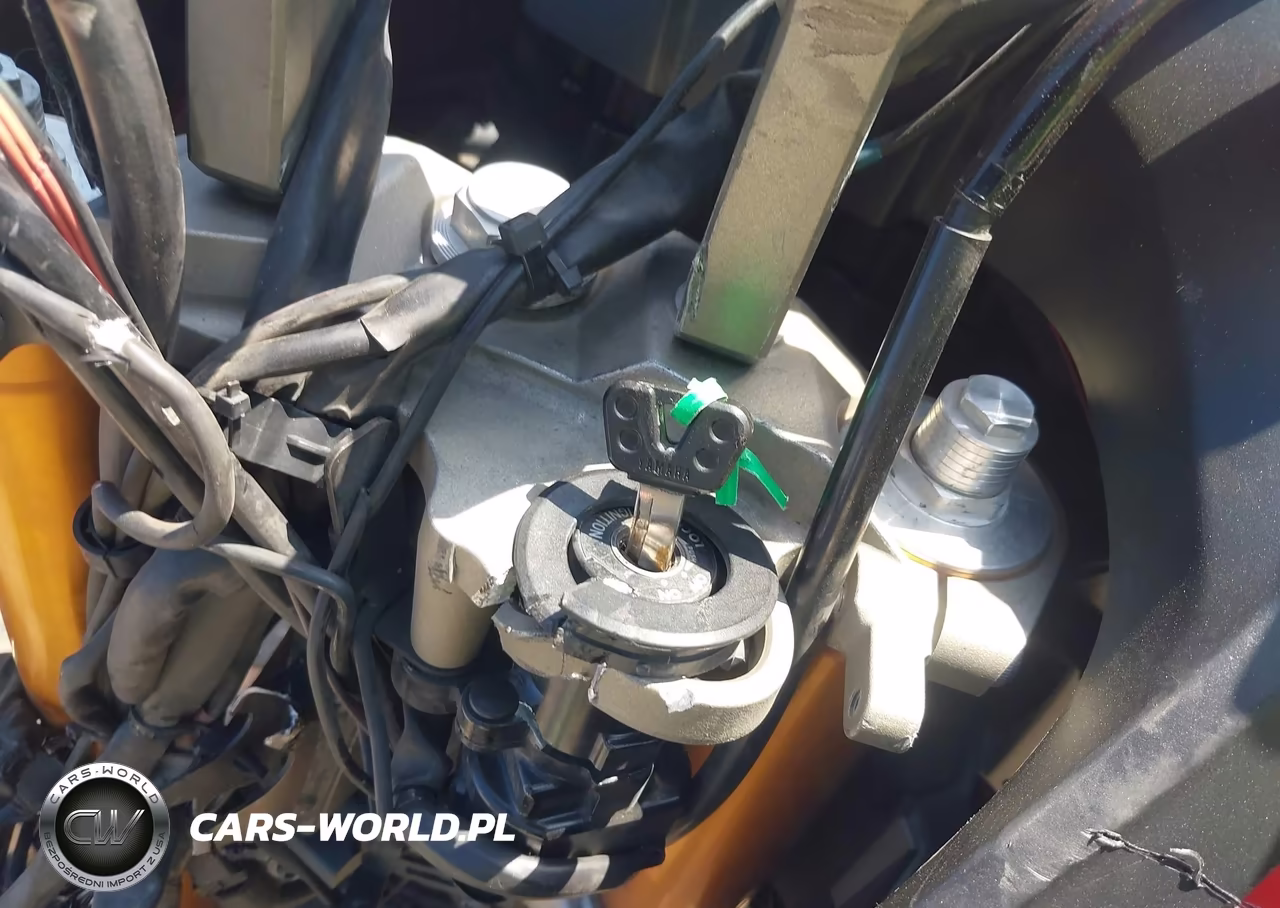 2015 Yamaha Fj09 C VIN:JYARN37Y7FA000047 - 11