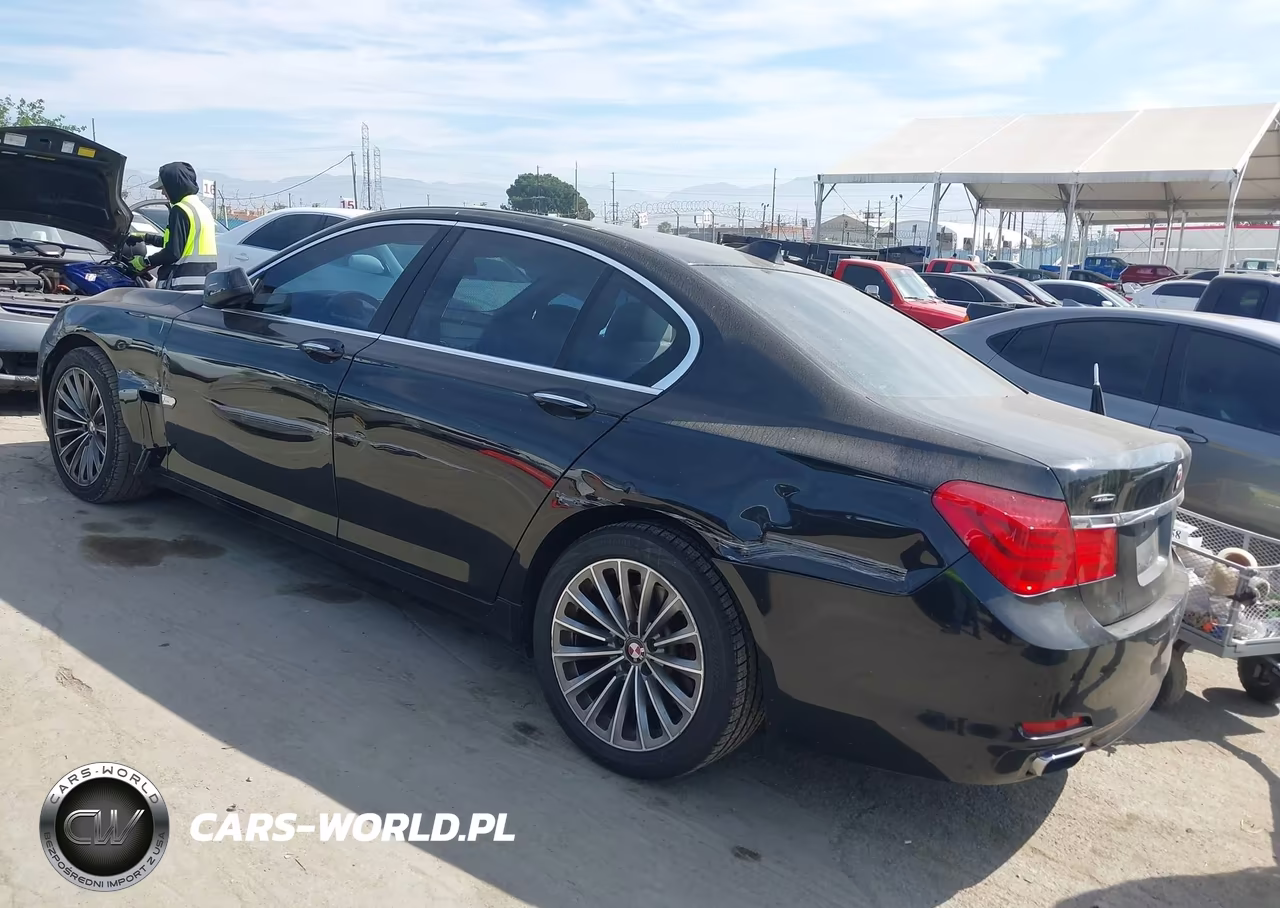 2011 BMW 740I VIN:WBAKA4C5XBC613150 - 3