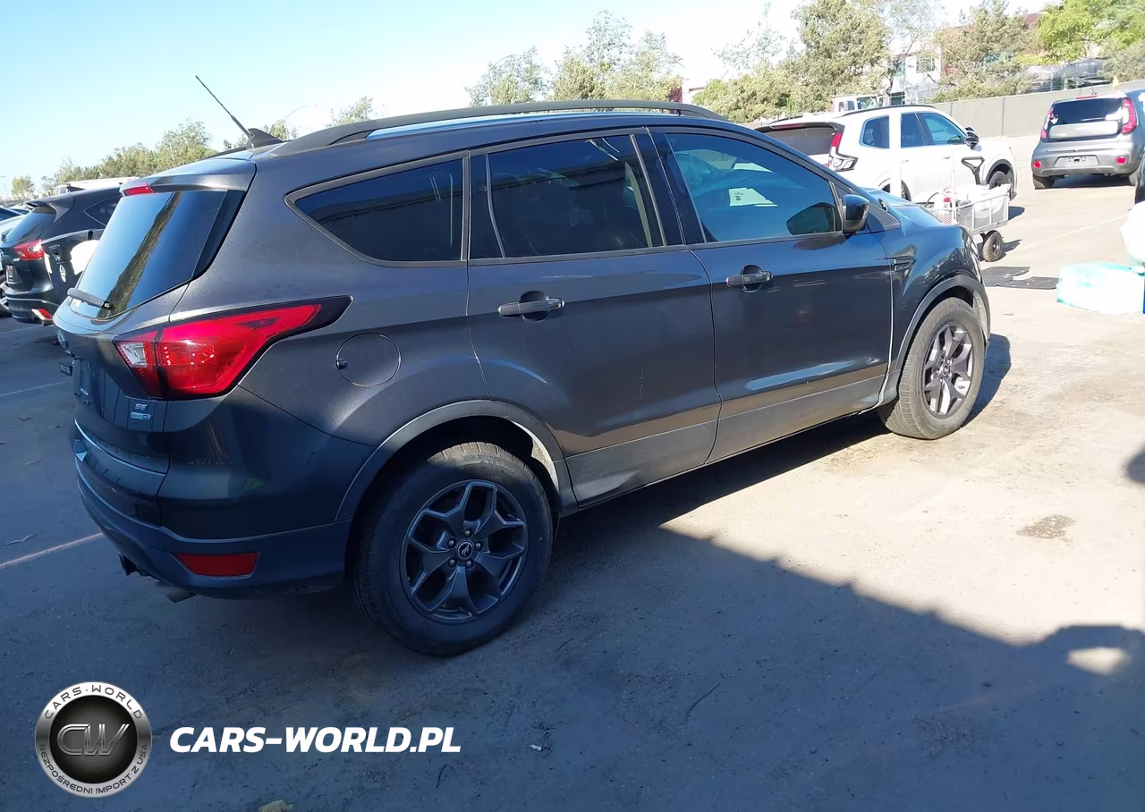 2019 Ford Escape Se VIN:1FMCU9GD2KUA07621 - 4