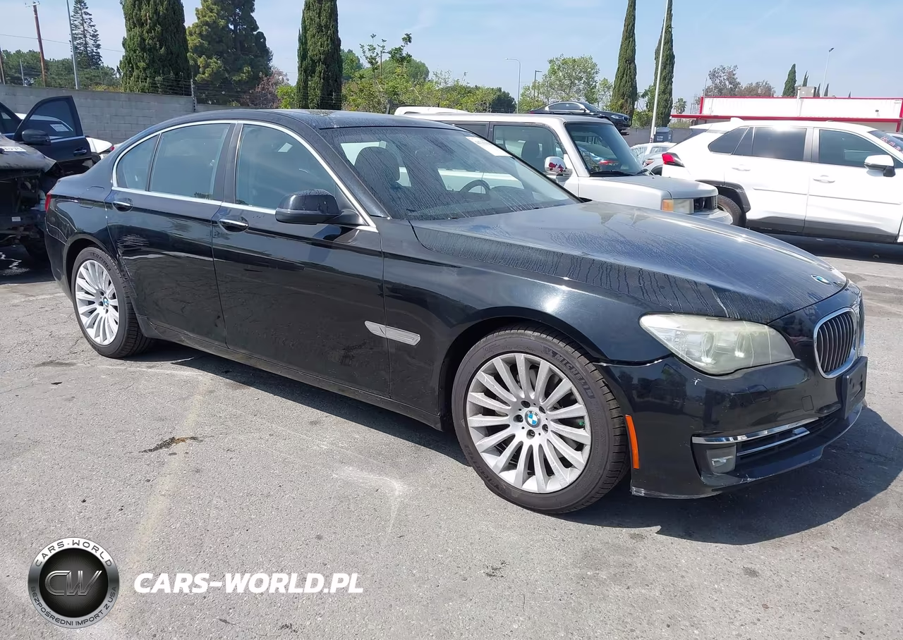 2013 BMW 740I