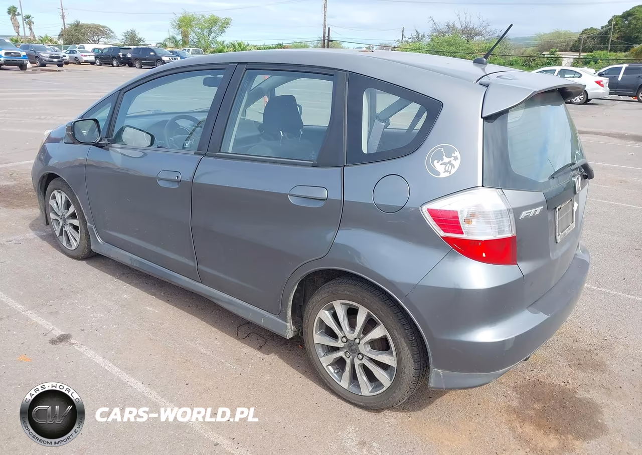 2012 Honda Fit Sport VIN:JHMGE8H66CC024554 - 3