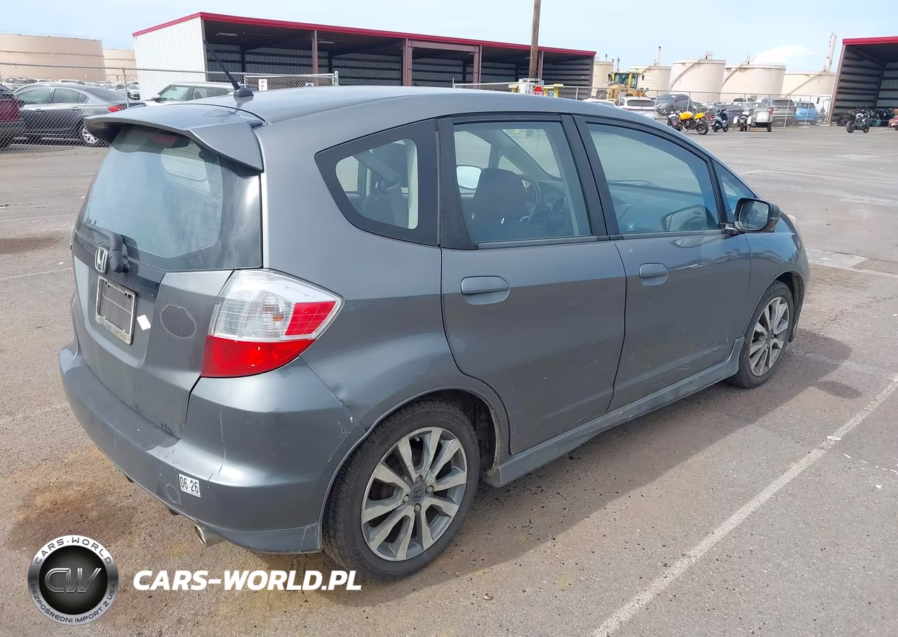 2012 Honda Fit Sport VIN:JHMGE8H66CC024554 - 4
