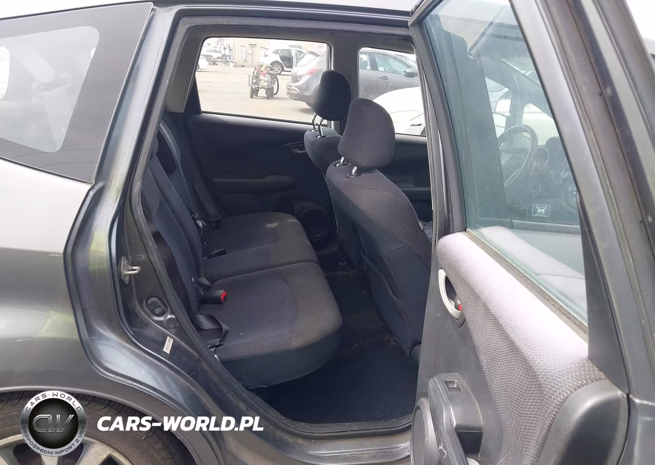 2012 Honda Fit Sport VIN:JHMGE8H66CC024554 - 8