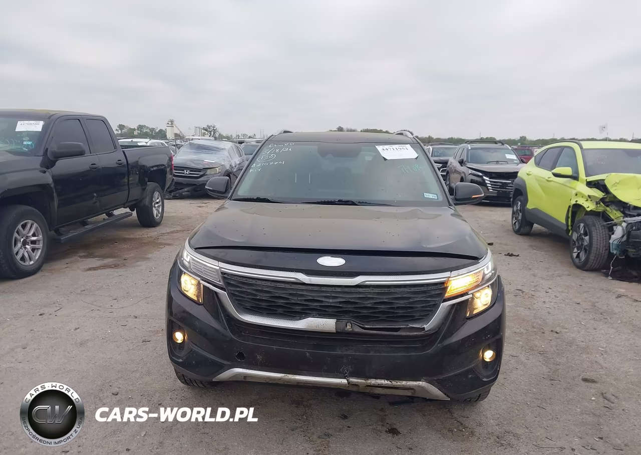 2021 Kia Seltos S VIN:KNDEU2AA8M7229696 - 12