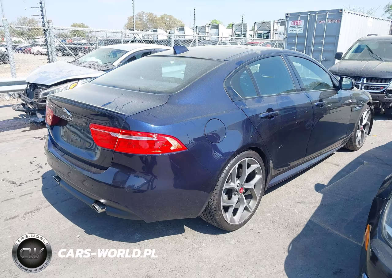2017 Jaguar Xe 35T R-Sport VIN:SAJAF4BV4HA962490 - 4