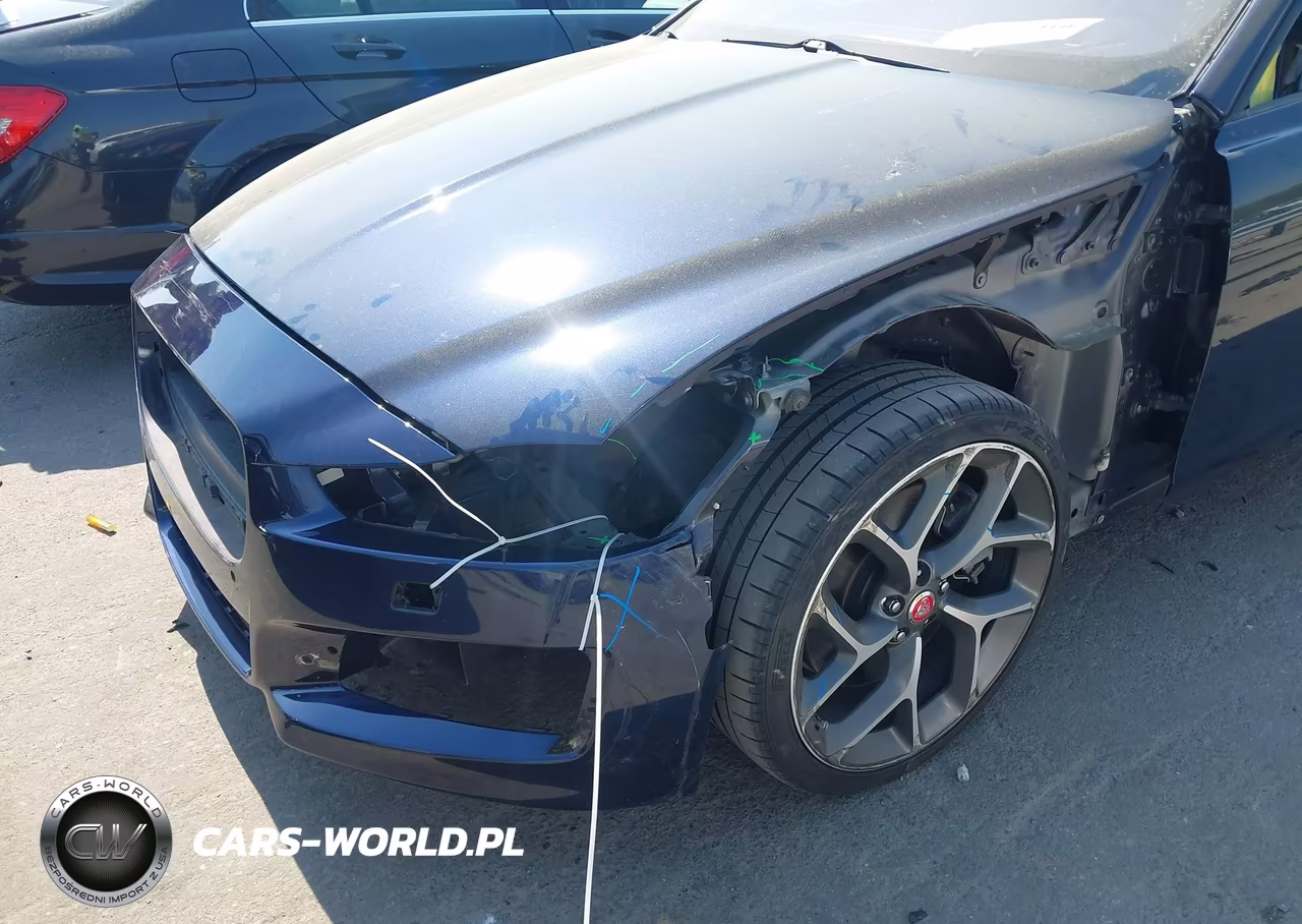 2017 Jaguar Xe 35T R-Sport VIN:SAJAF4BV4HA962490 - 6