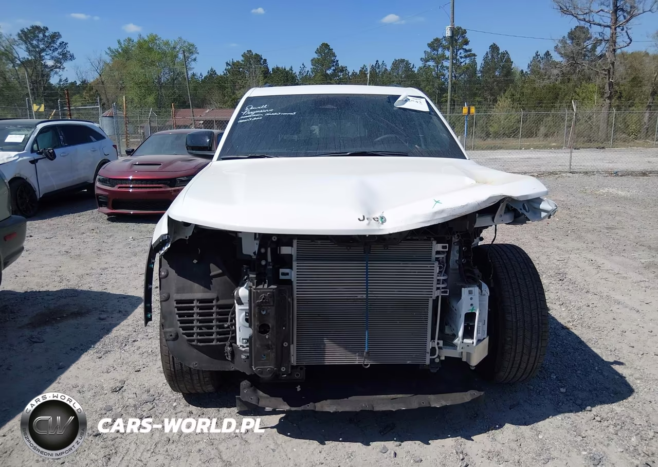 2025 Jeep Grand Cherokee Laredo X 4X2 VIN:1C4RJGAG0SC305993 - 13
