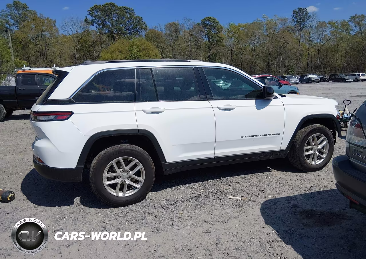 2025 Jeep Grand Cherokee Laredo X 4X2 VIN:1C4RJGAG0SC305993 - 14