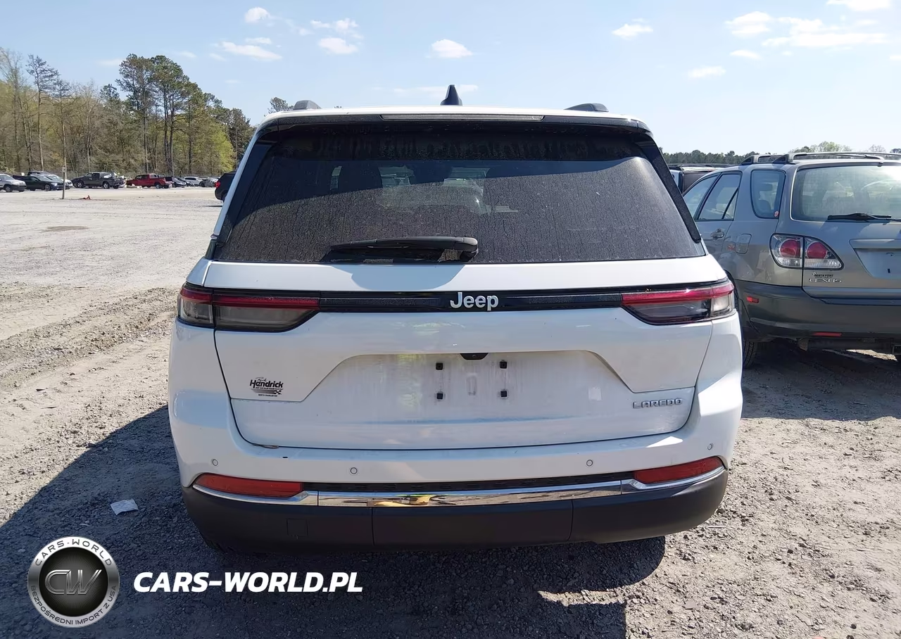 2025 Jeep Grand Cherokee Laredo X 4X2 VIN:1C4RJGAG0SC305993 - 17