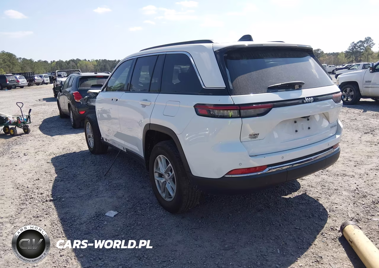 2025 Jeep Grand Cherokee Laredo X 4X2 VIN:1C4RJGAG0SC305993 - 3