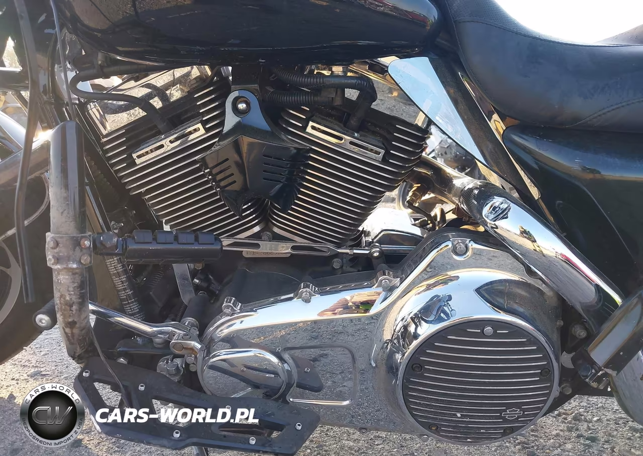 2007 Harley-Davidson Flhx VIN:1HD1KB4147Y606313 - 9