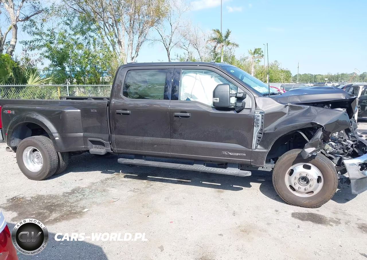 2025 Ford F-350 Xlt VIN:1FT8W3DT3SEC83670 - 13