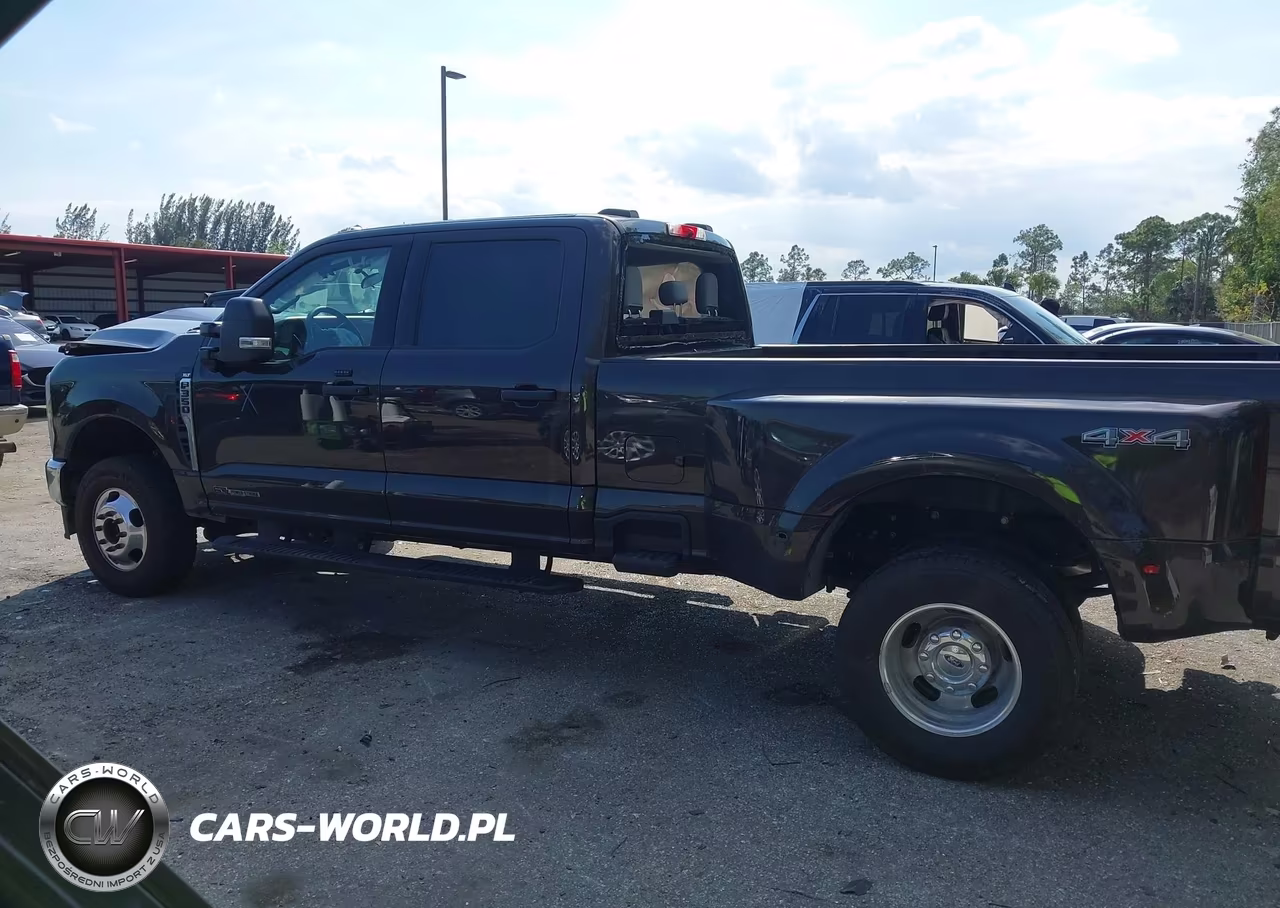 2025 Ford F-350 Xlt VIN:1FT8W3DT3SEC83670 - 14