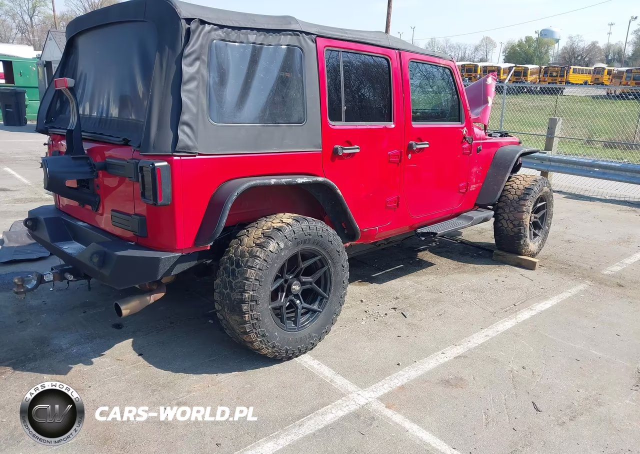 2010 Jeep Wrangler Unlimited Rubicon VIN:1J4BA6H11AL176989 - 4