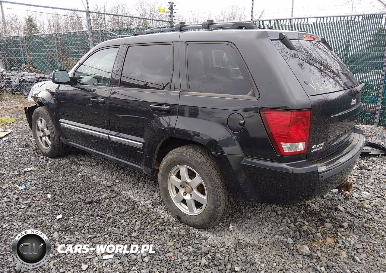 2010 Jeep Grand Cherokee Laredo VIN:1J4PR4GK1AC141995 - 3