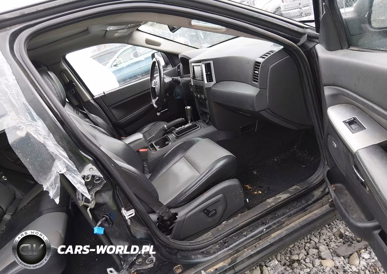 2010 Jeep Grand Cherokee Laredo VIN:1J4PR4GK1AC141995 - 5