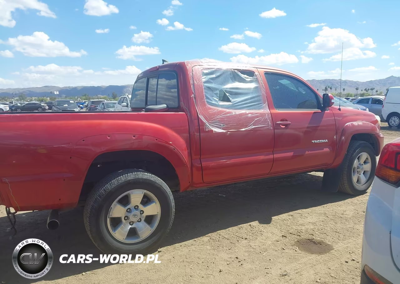 2015 Toyota Tacoma Base V6 VIN:3TMLU4EN5FM180000 - 13