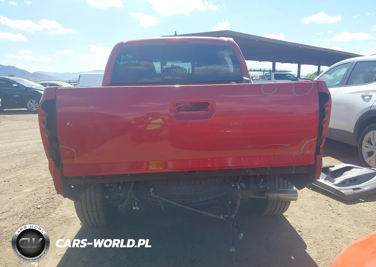 2015 Toyota Tacoma Base V6 VIN:3TMLU4EN5FM180000 - 16