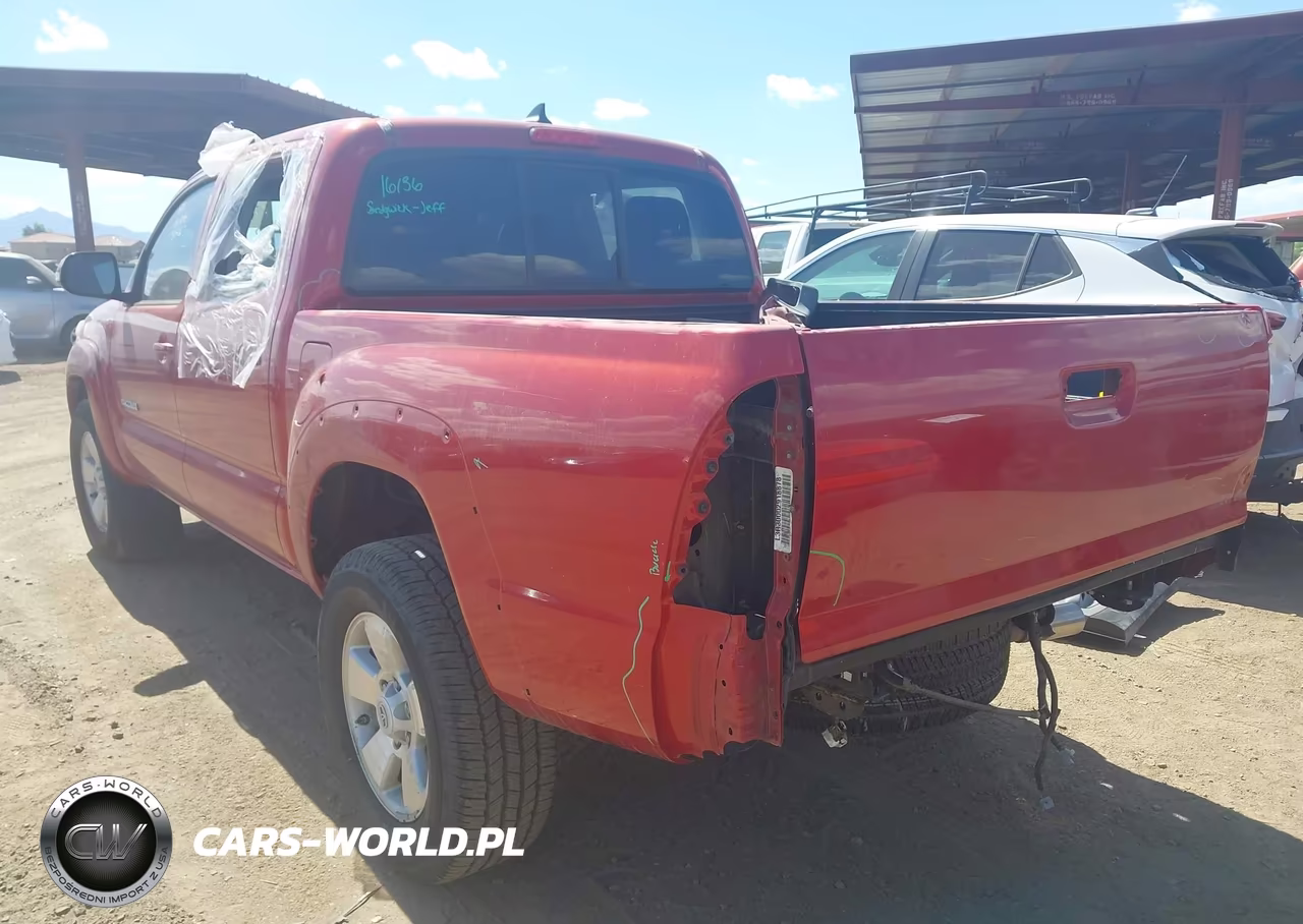2015 Toyota Tacoma Base V6 VIN:3TMLU4EN5FM180000 - 3