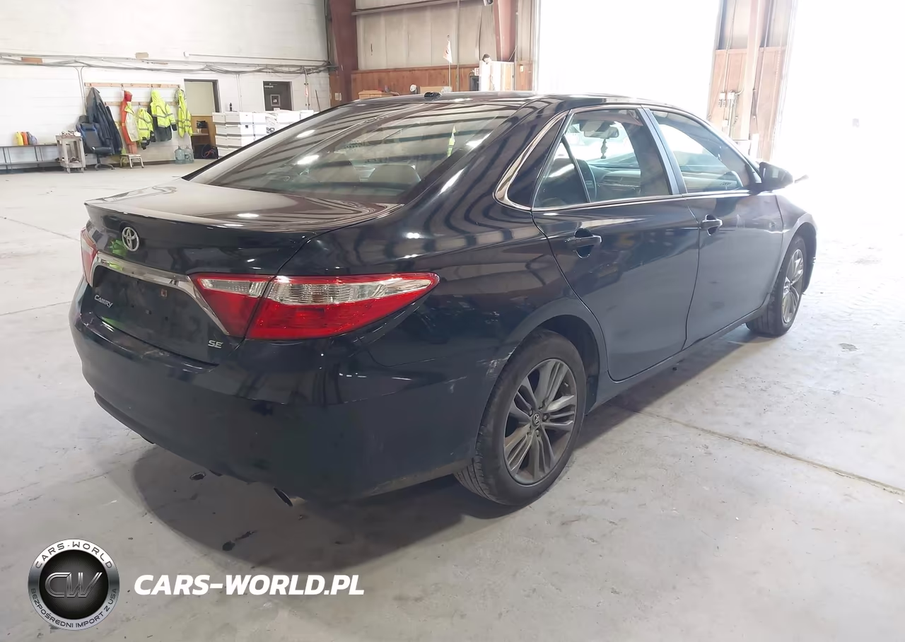 2017 Toyota Camry Se VIN:4T1BF1FK1HU348833 - 4