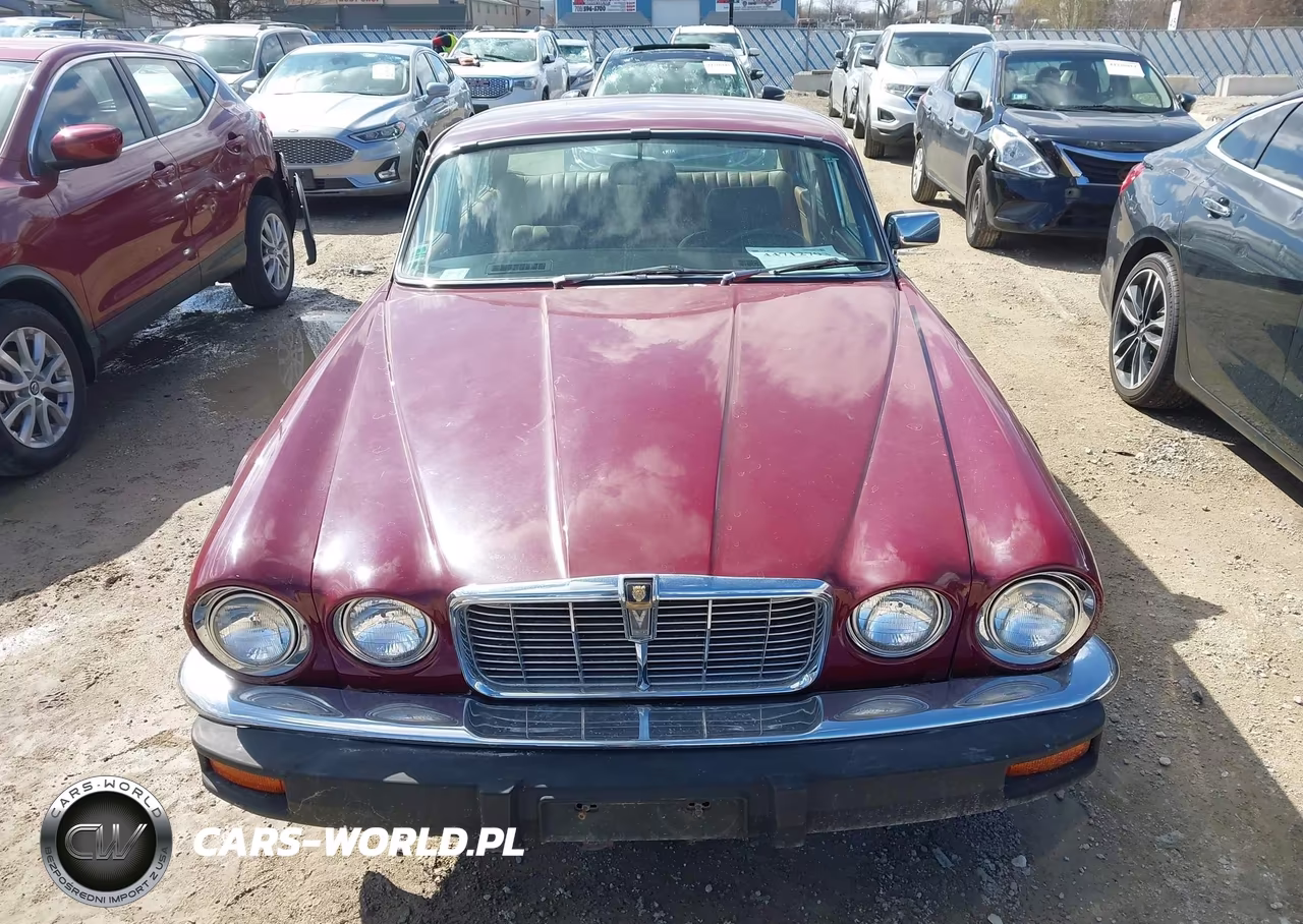 1977 Jaguar S-Type VIN:JBVLV49C109911 - 11