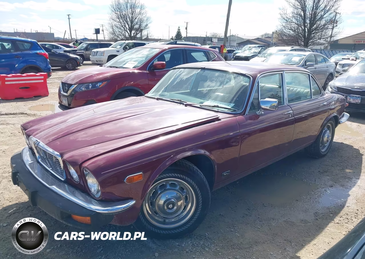 1977 Jaguar S-Type VIN:JBVLV49C109911 - 2