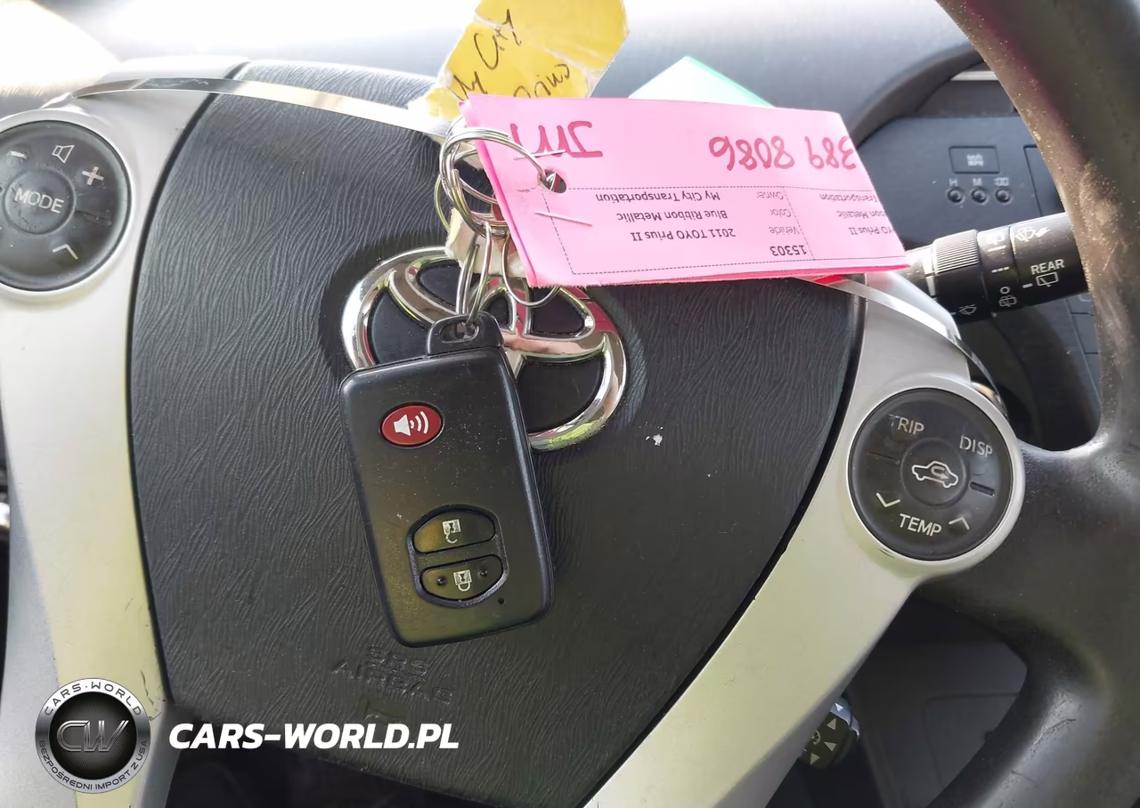 2011 Toyota Prius Two VIN:JTDKN3DUXB0267321 - 11