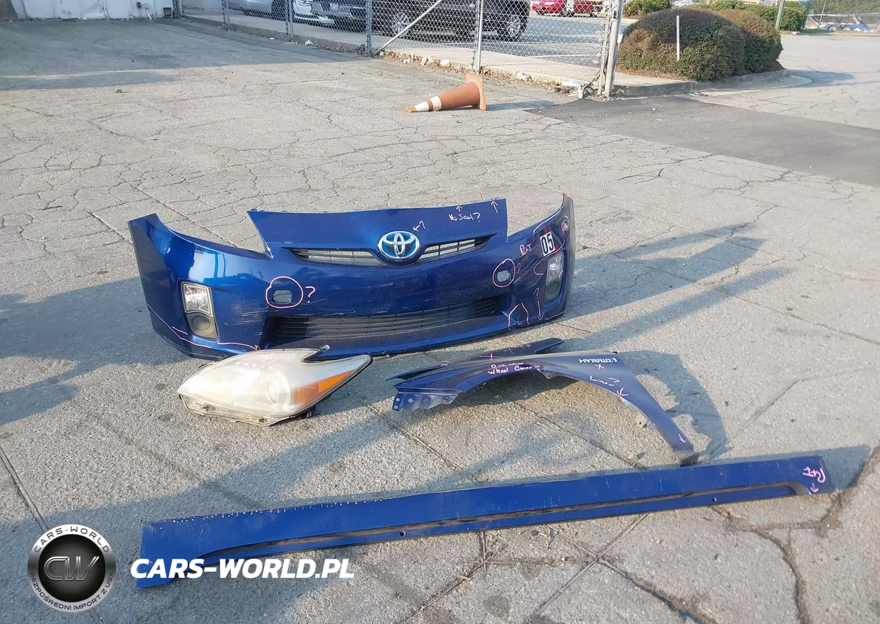 2011 Toyota Prius Two VIN:JTDKN3DUXB0267321 - 12