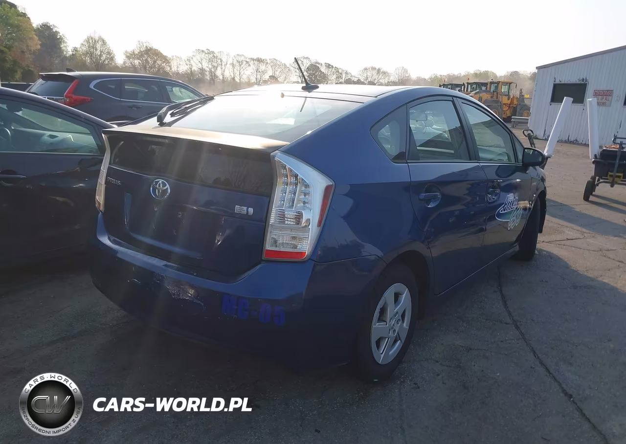 2011 Toyota Prius Two VIN:JTDKN3DUXB0267321 - 4