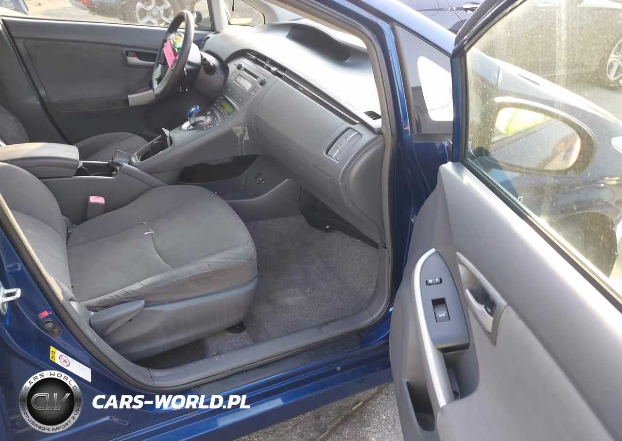 2011 Toyota Prius Two VIN:JTDKN3DUXB0267321 - 5