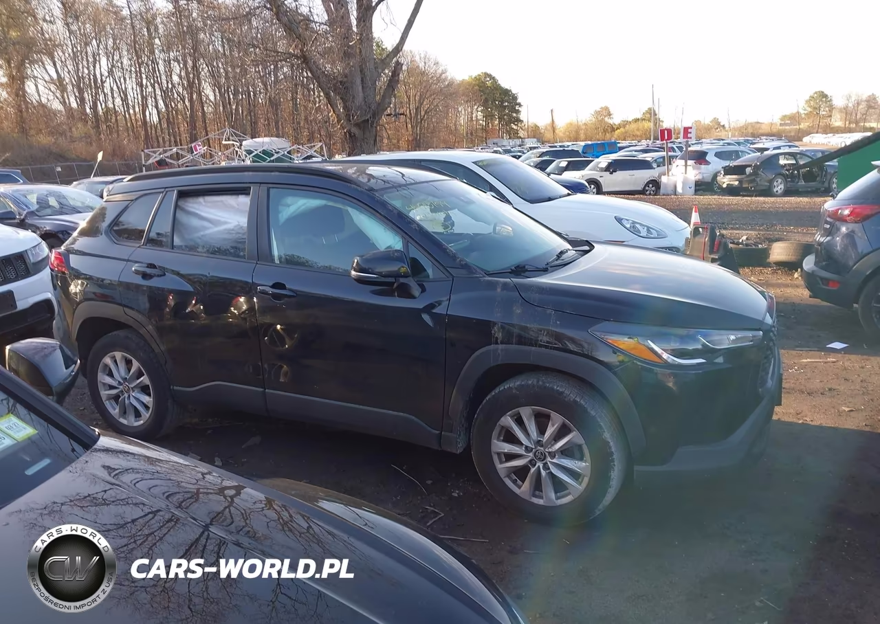 2022 Toyota Corolla Cross Le VIN:7MUCAABG6NV024632 - 13