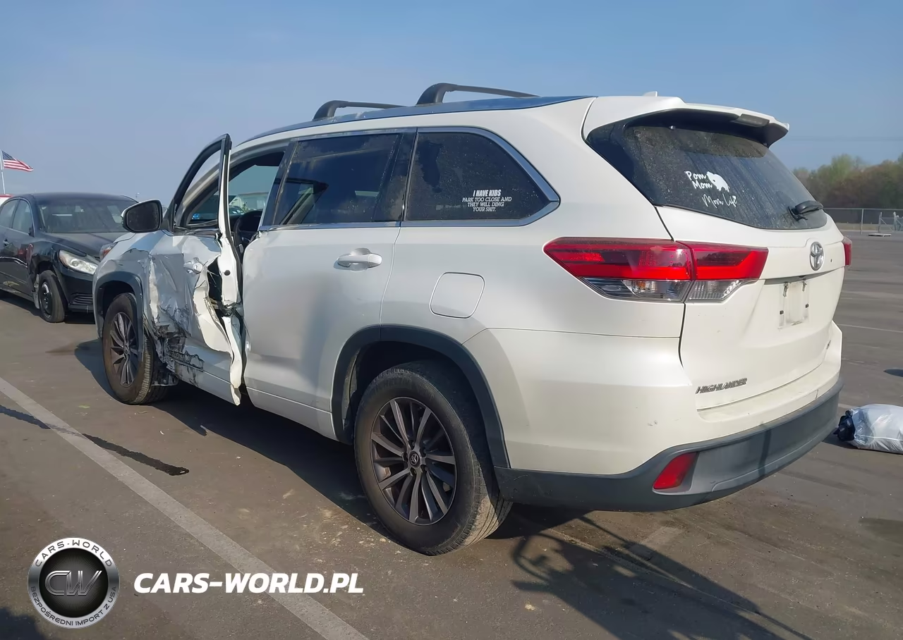 2017 Toyota Highlander Xle VIN:5TDKZRFHXHS188437 - 3