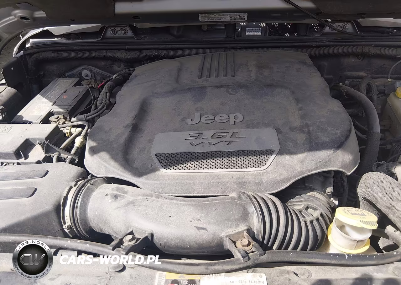 2013 Jeep Wrangler Unlimited Sahara VIN:1C4BJWEG5DL585435 - 10