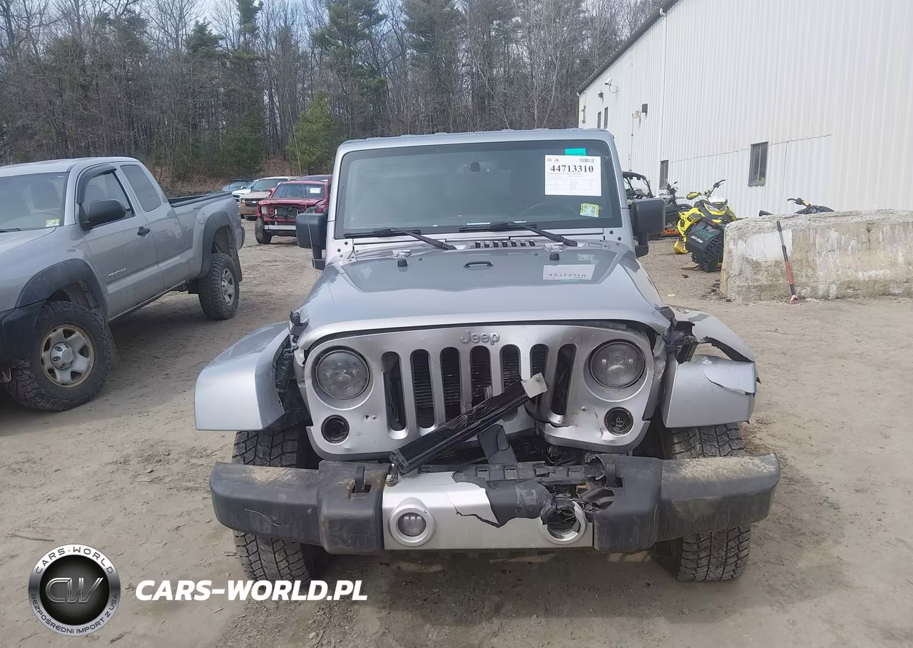 2013 Jeep Wrangler Unlimited Sahara VIN:1C4BJWEG5DL585435 - 6