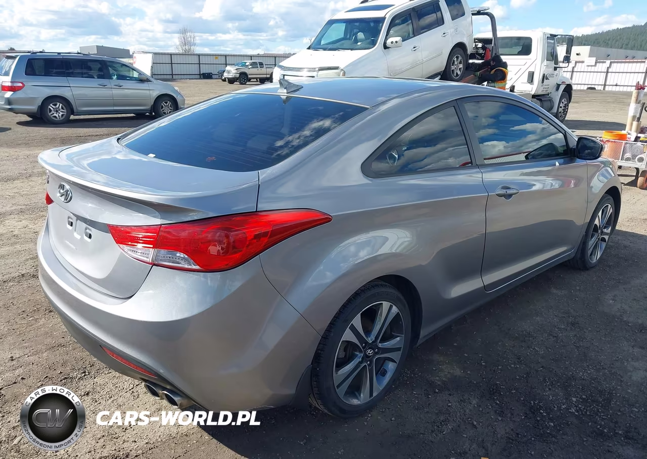 2013 Hyundai Elantra Se VIN:KMHDH6AE5DU005373 - 4