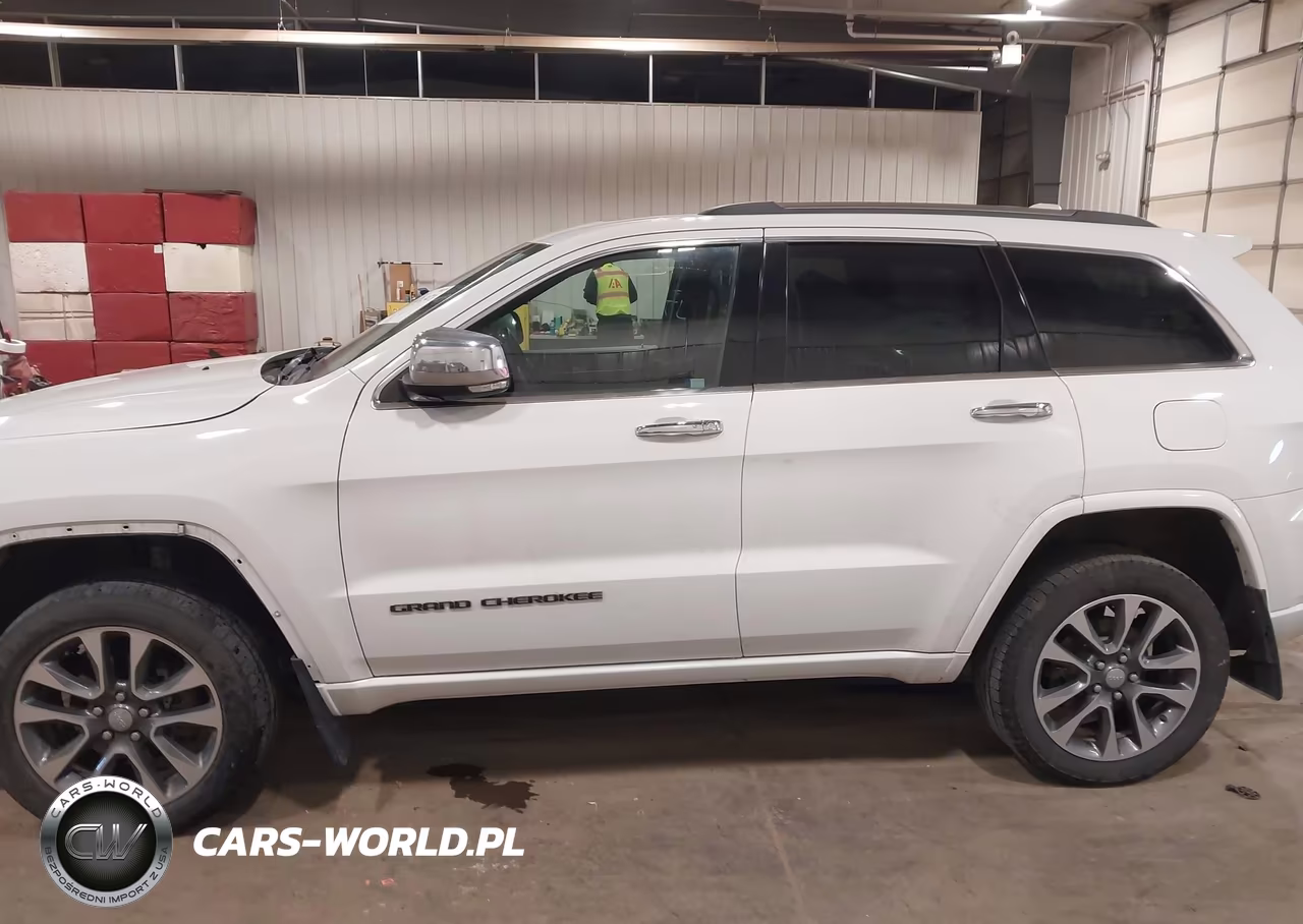 2018 Jeep Grand Cherokee Overland 4X4 VIN:1C4RJFCG1JC489654 - 15