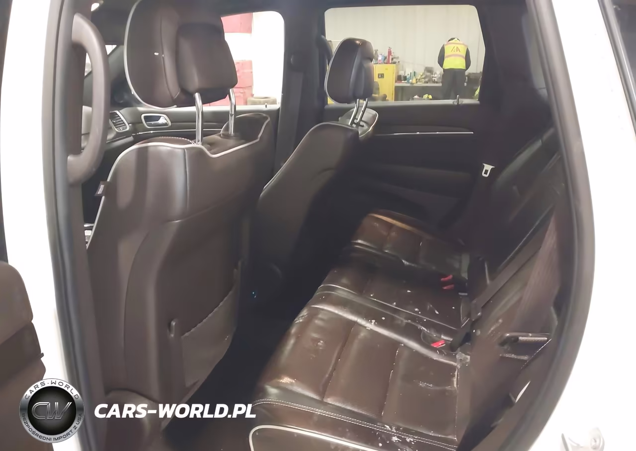 2018 Jeep Grand Cherokee Overland 4X4 VIN:1C4RJFCG1JC489654 - 8